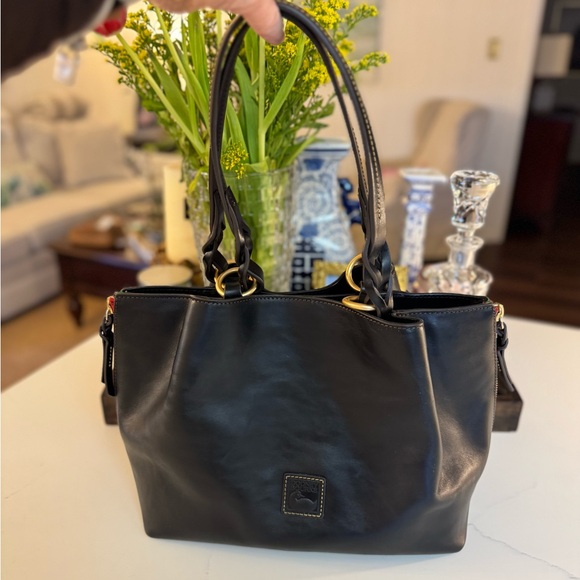 π€ DOONEY & BOURKE BLACK LEATHER FLORENTINE LARGE ZIP BARLOW BAG! - Picture 2 of 16